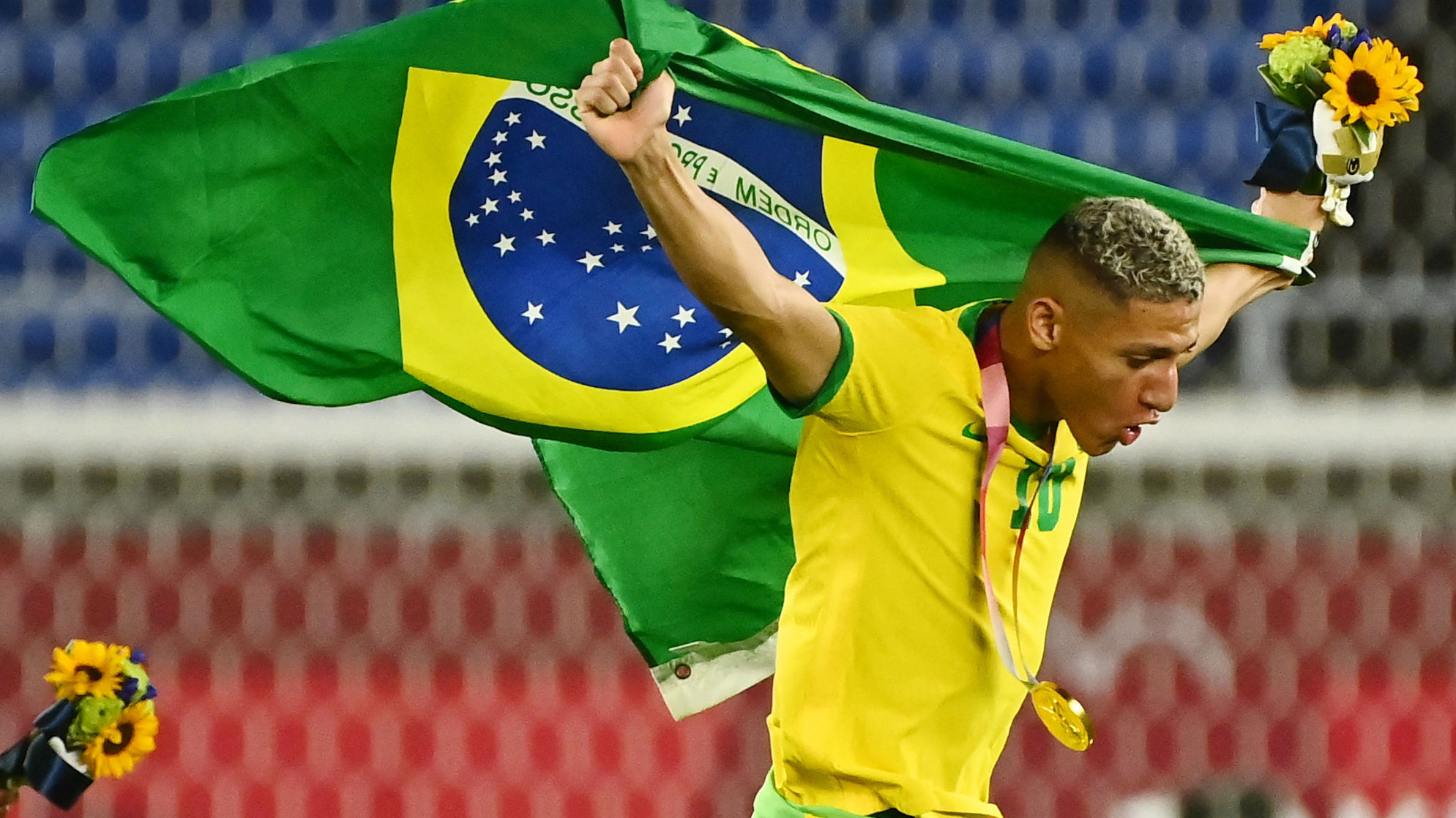 Спортсмены бразилии. Ришарлисон на белом фоне Бразилия в полный рост. Richarlison Brazil Wallpaper.